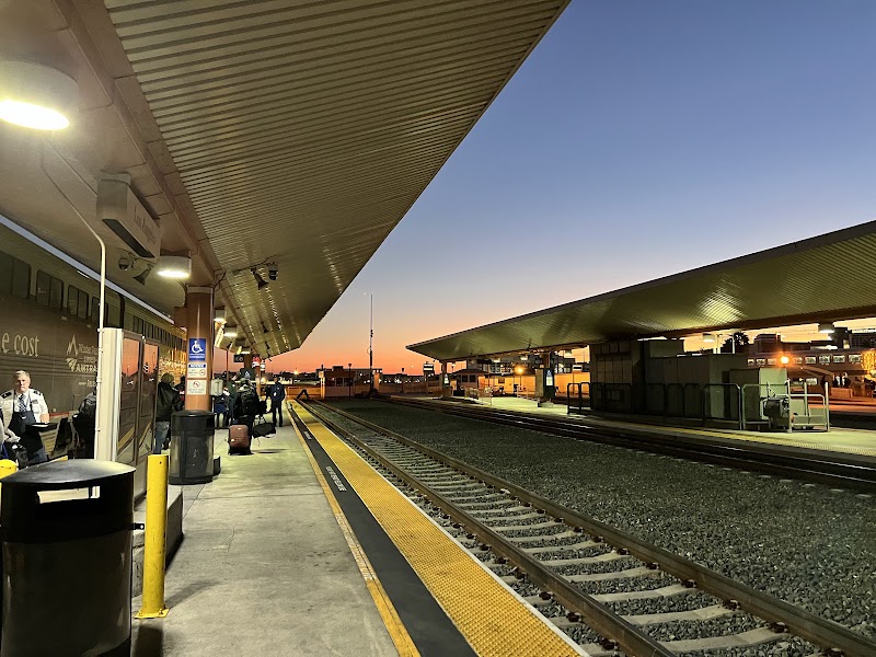 AMTRAK UNION STATION - AMTRAK UNION STATION, 800 N Alameda St, Los Angeles, CA 90012, USA