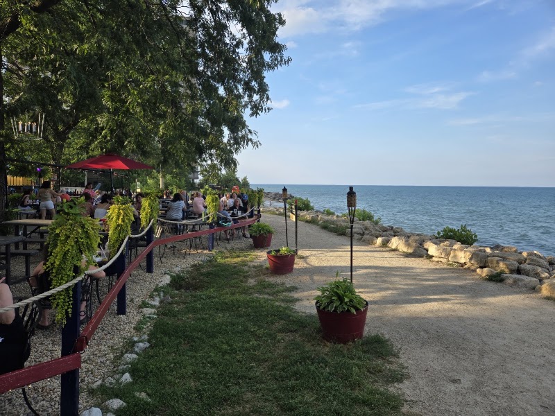 The Waterfront Cafe - The Waterfront Cafe 6219 N Sheridan Rd, Chicago, IL 60660, USA
