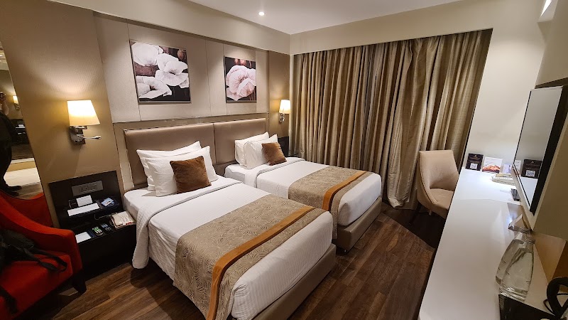 Grand Mercure Agra - Grand Mercure Agra, Crystal Sarovar premiere, Fatehabad Rd, near KFC, Tajganj, Agra, Uttar Pradesh 282004, India
