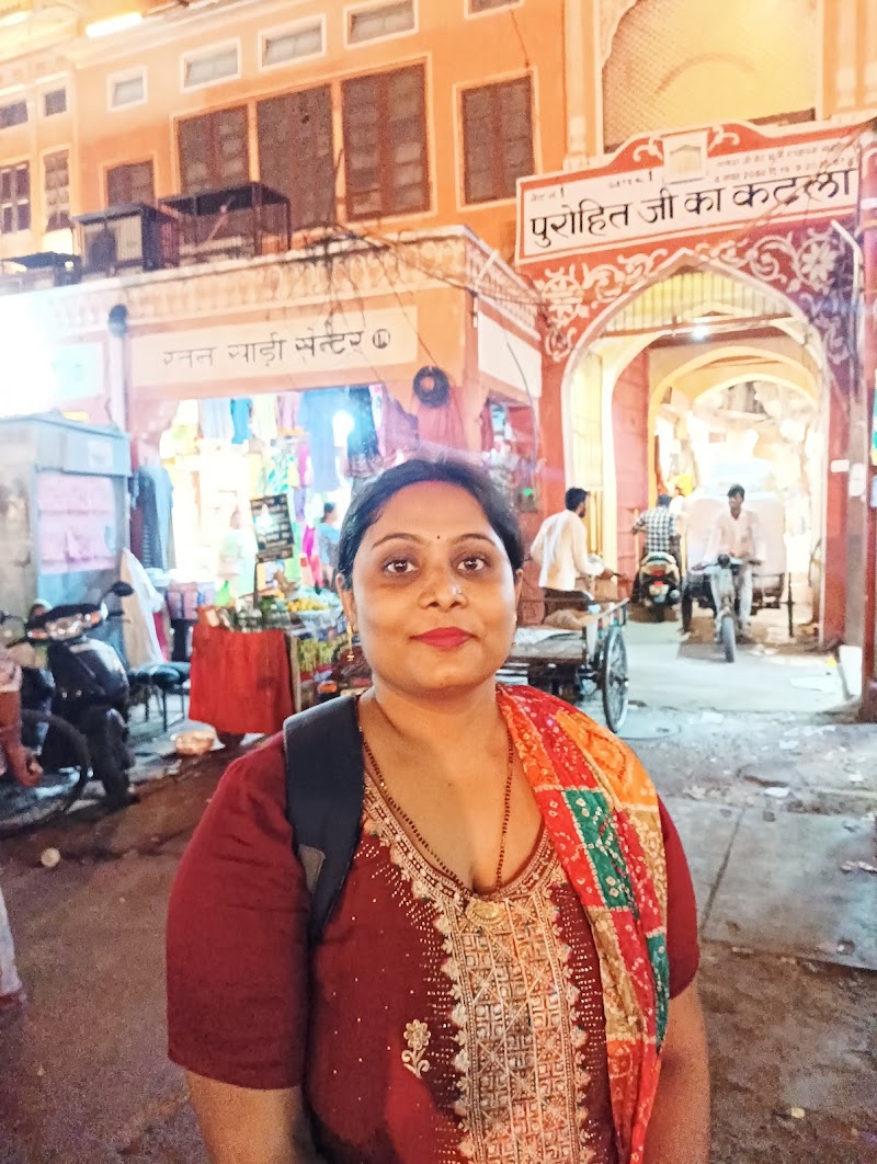 Ratan Saree Centre - Ratan Saree Centre Shop No. 174, S No-174, Johri Bazar, Badi Chopar, Johari Bazar, Bapu Bazar, Biseswarji, Jaipur, Jaipur Nagar Nigam Area, Rajasthan 302003, India