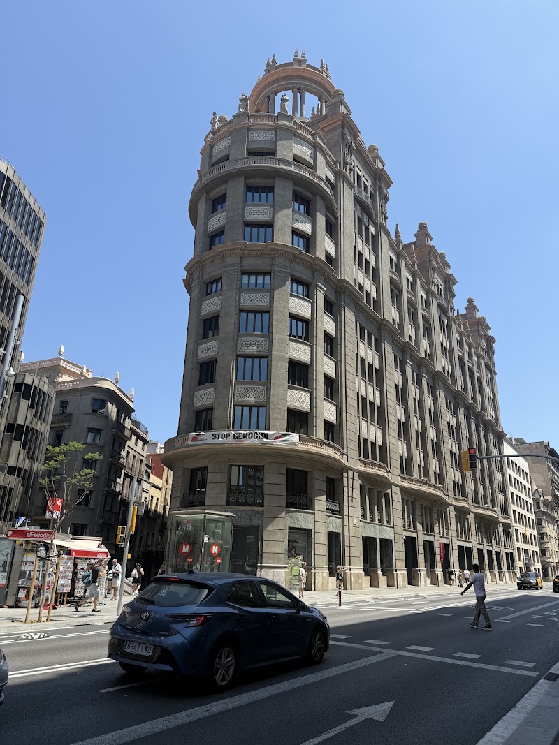 BARKENO TOURS - BARKENO TOURS, Pl. de Catalunya, 2, Eixample, 08002 Barcelona, Spain