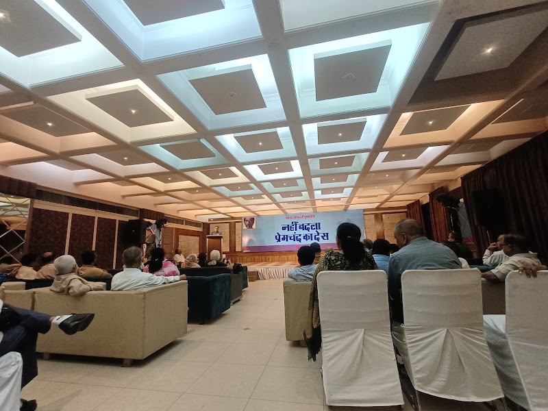 Grand Hotel - Grand Hotel, 137, Mall Rd, Agra Cantt, Idgah Colony, Agra, Uttar Pradesh 282001, India
