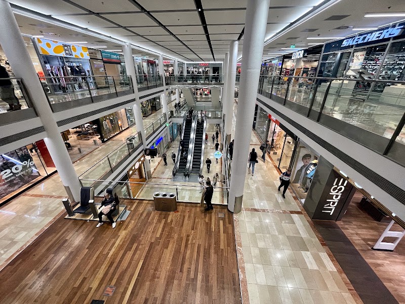 OC Flora - OC Flora, Vinohradská 2828/151, 130 00 Praha 3-Žižkov, Czechia