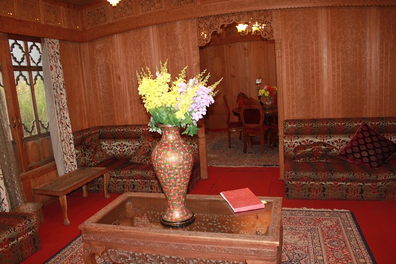 Houseboats Group Dal Lake - Houseboats Group Dal Lake, 3VW2+P56, Karapura, Dal Lake, Srinagar, 190006
