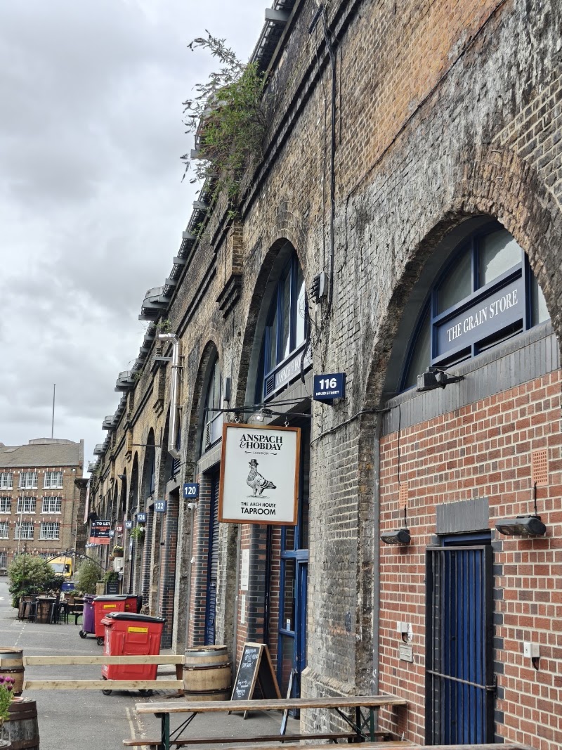 Anspach & Hobday: The Arch House - Anspach & Hobday: The Arch House, 118 Druid St, London SE1 2HH, UK