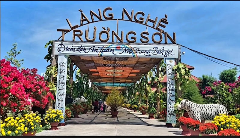 Làng nghề Trường Sơn - Trường Sơn Craft Village - Làng nghề Trường Sơn - Trường Sơn Craft Village 08 Trường Sơn, Nha Trang, Khánh Hòa 57129, Vietnam
