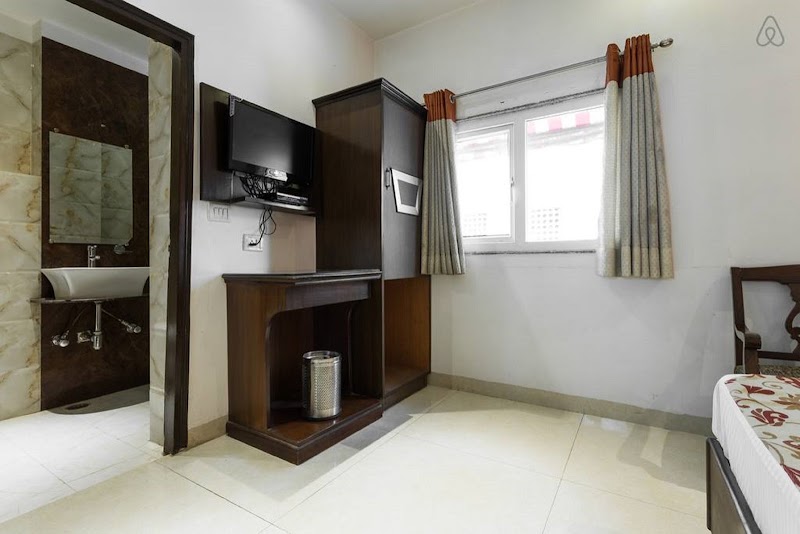 Hotel Amax Inn - Hotel Amax Inn 8145/6, Arakashan Rd, Arya Nagar, Paharganj, New Delhi, Delhi 110055, India