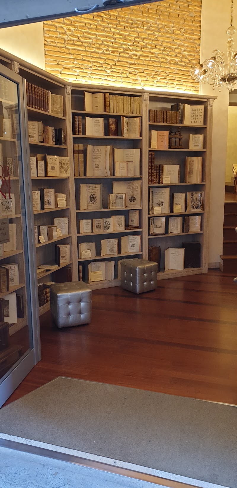 Libreria Antiquaria Borromini - Libreria Antiquaria Borromini, Via degli Orfani, 91, 00186 Roma RM, Italy