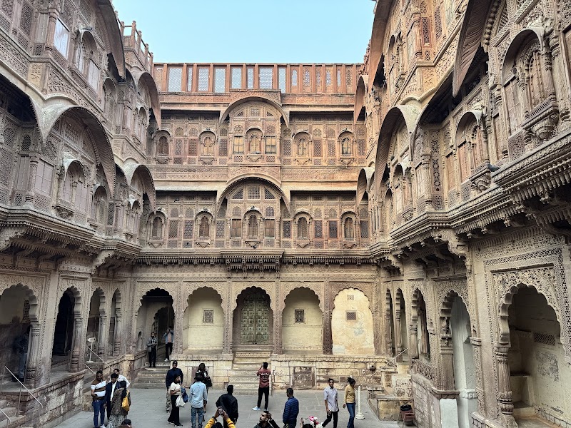 Phool Mahal Palace - Phool Mahal Palace 72X9+HMC, Fort Entrance Rd, Sodagaran Mohalla, Jodhpur, Rajasthan 342001, India