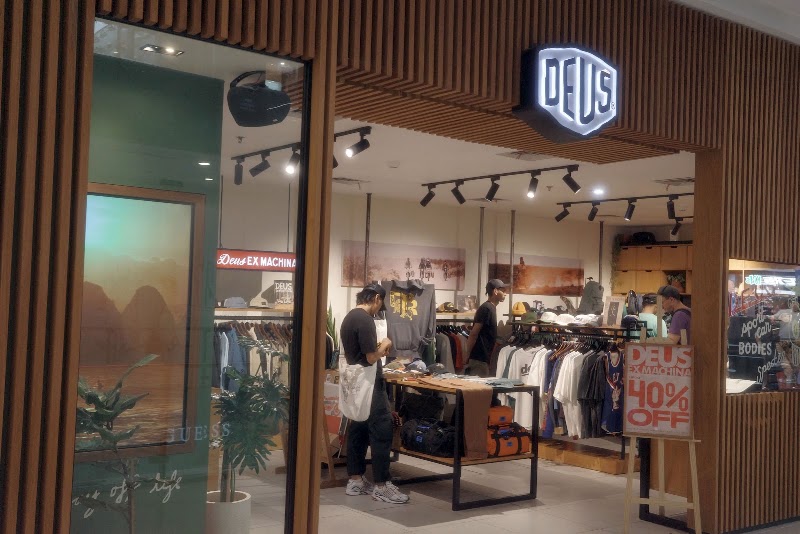 Deus Ex Machina - Grand Indonesia - Deus Ex Machina - Grand Indonesia, Skybridge Level 2, Grand Indonesia, Jl. M.H. Thamrin No.1, Kb. Melati, Kecamatan Tanah Abang, Kota Jakarta Pusat, Daerah Khusus Ibukota Jakarta 10310, Indonesia