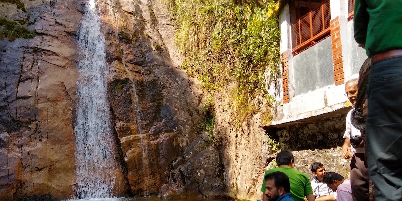 Rudradhari Waterfall - Rudradhari Waterfall RHX4+R95, Kantali, Someshwar Range, Uttarakhand 263639, India