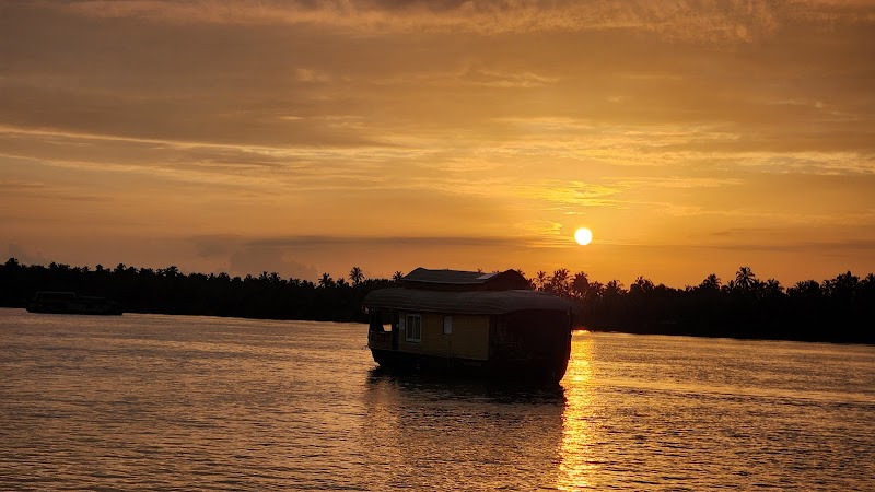 Kerala Bekal Houseboat Nileshwar - Kerala Bekal Houseboat Nileshwar, Nileshwar Houseboat, Achamthuruthi Balagokulam Temple Achamthuruthi, near Walking Bridge, Nileshwar, Achamthuruthy, Kerala 671351, India
