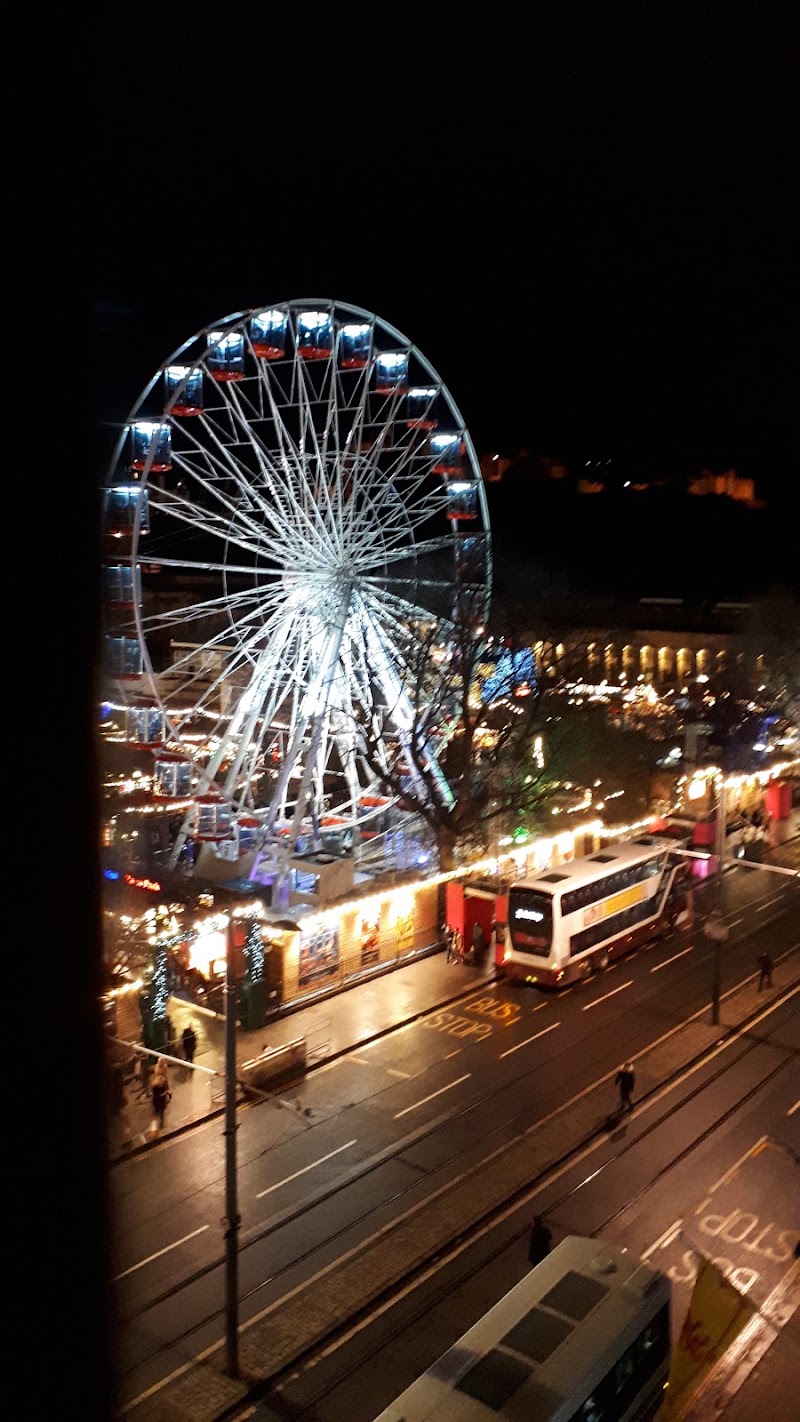 The Edinburgh Dungeon - The Edinburgh Dungeon, 31 Market St, Edinburgh EH1 1DF, UK