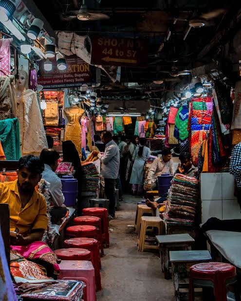Chandni Chowk Market - Chandni Chowk Market Sis Ganj Guru Dwara, Chhippy Wada, Chandni Chowk, Delhi, 110006, India