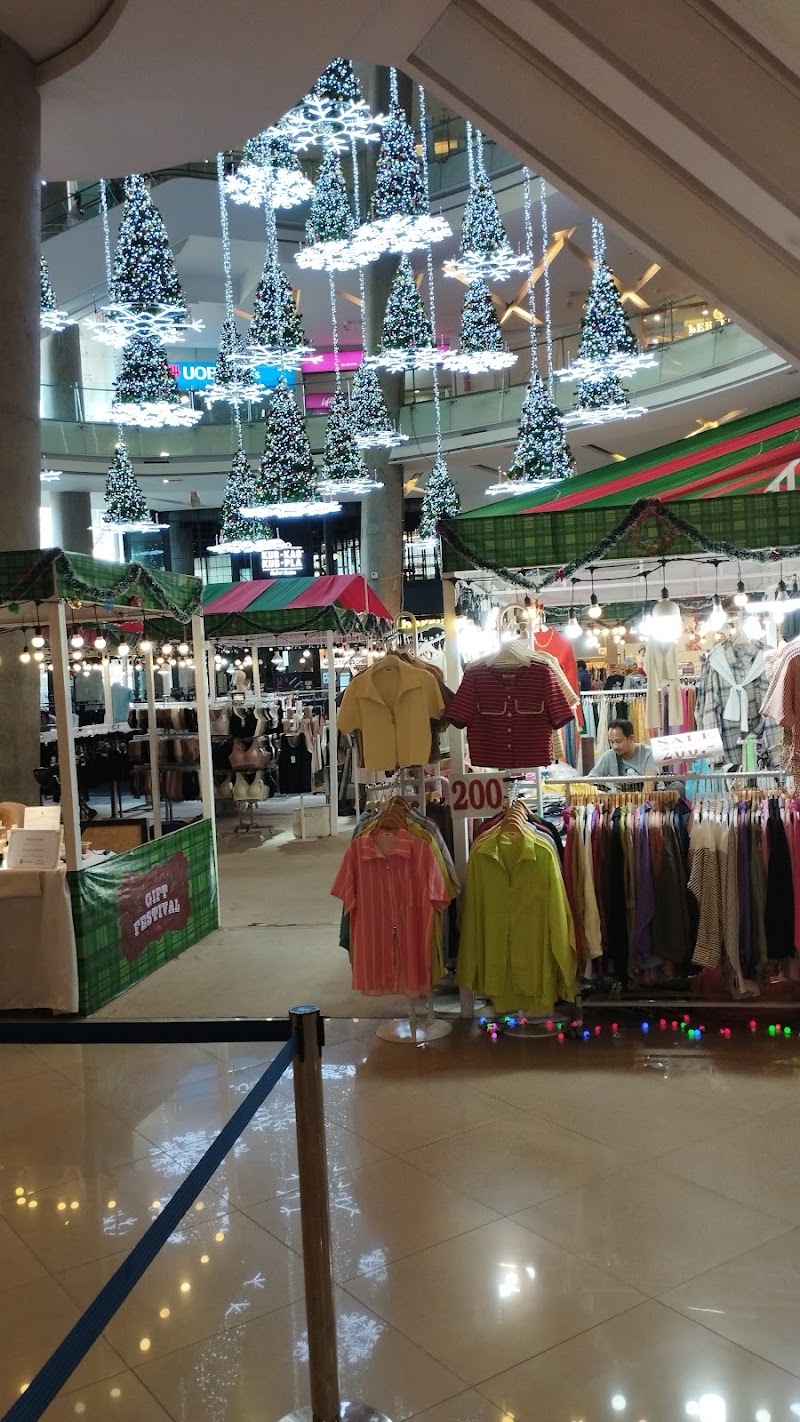Miracle Mall - Miracle Mall PHHC+JWG, 745 Sukhumvit Rd, Khwaeng Khlong Tan Nuea, Watthana, Krung Thep Maha Nakhon 10110, Thailand