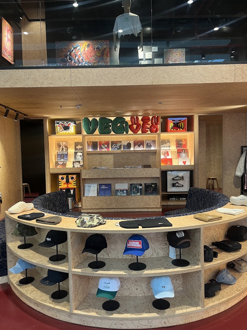 VegNonVeg - VegNonVeg Shop number 8C , Ground Floor, IREO Grand View High Street Mall, Golf Course Ext Rd, Sector 59, Gurugram, Haryana 122098, India