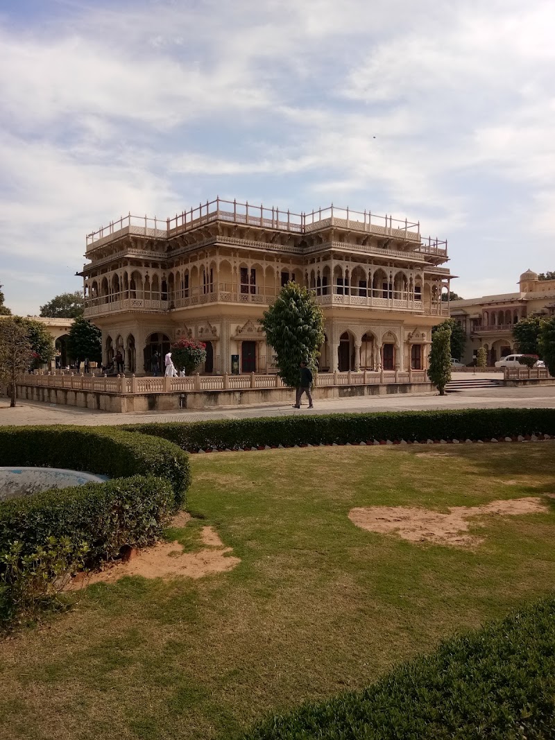 Garden Of City Palace - Garden Of City Palace WRHF+563, Gangori Bazaar, J.D.A. Market, Pink City, Jaipur, Jaipur Nagar Nigam Area, Rajasthan 302002, India