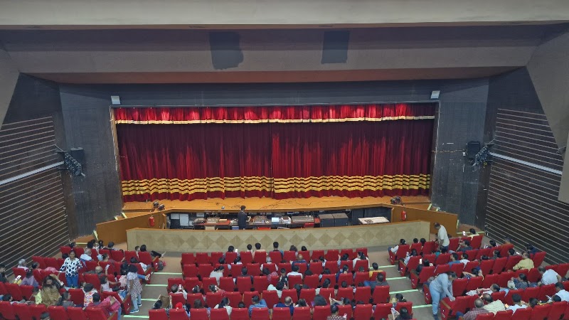 PRABHODHANKAR THAKREY NATYAMANDIR - PRABHODHANKAR THAKREY NATYAMANDIR Prabodhankar Thackeray Natya Mandir Parking, premises, Sodawala Ln, Krishna Nagar, Shanti Nagar, Borivali West, Mumbai, Maharashtra 400092, India