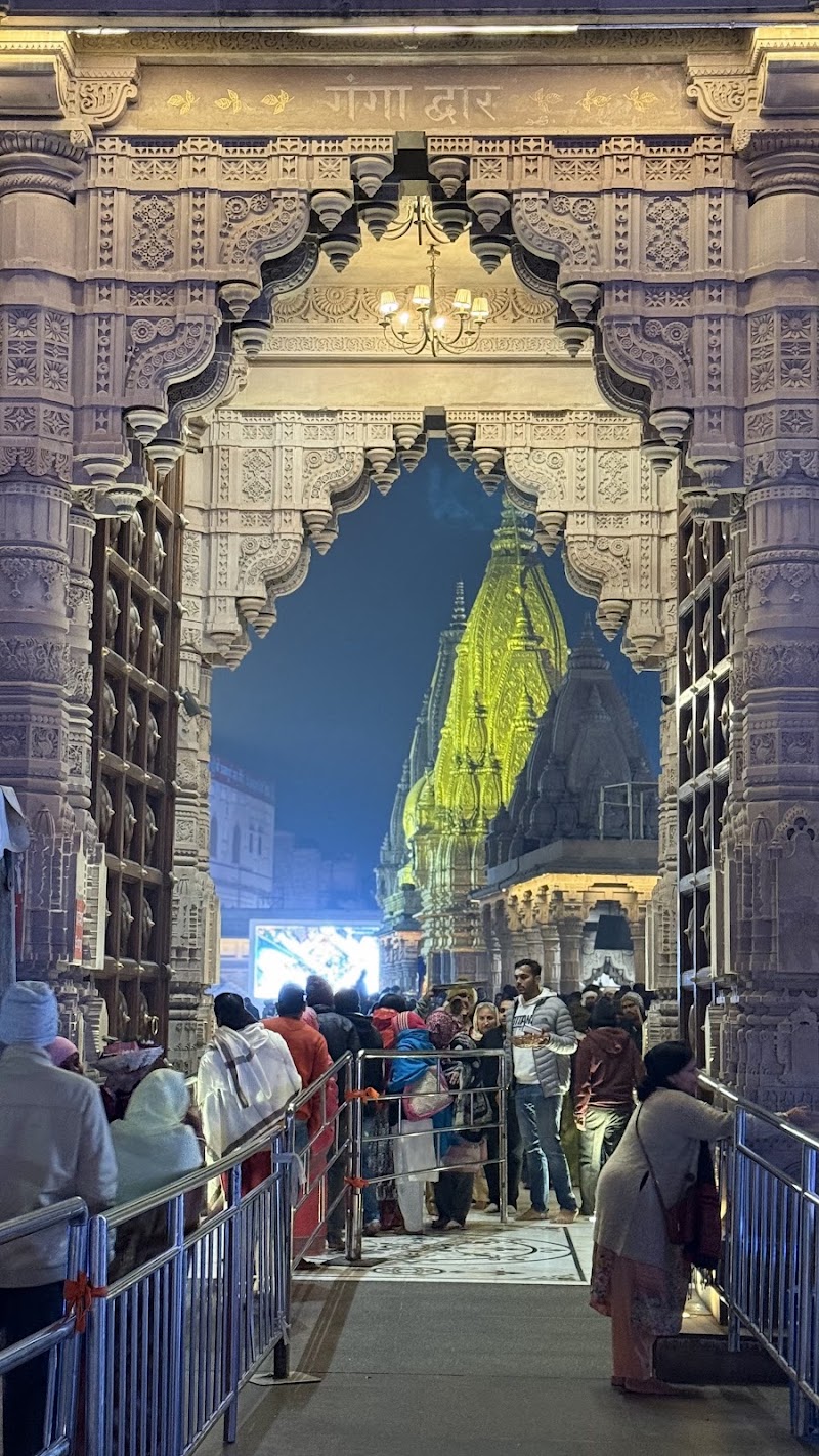 Kashi Vishwanath Jyotirlinga Temple, (Varanasi) - Kashi Vishwanath Jyotirlinga Temple, (Varanasi) 27/1, Gwal Das Shau Ln, Ghasi Tola, Varanasi, Uttar Pradesh 221001, India