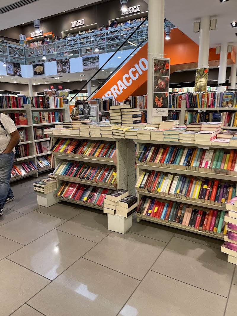 Libreria Libraccio Firenze - Libreria Libraccio Firenze, Via de' Cerretani, 16 rosso, 50123 Firenze FI, Italy