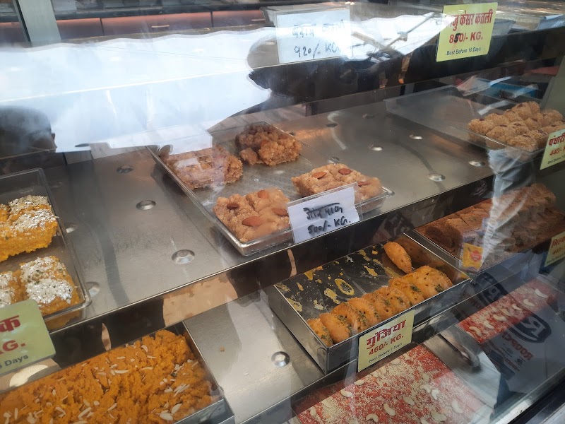 SWAMI SWEETS - SWAMI SWEETS, Inside jassusar gate under, B.K School, Old Bikaner, Bikaner, Rajasthan 334001, India