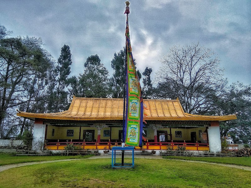 Tsuglakhang Monastery & Temple - Tsuglakhang Monastery & Temple 8JG7+CVX, Secretariat Rd, Vishal Gaon, Gangtok, Sikkim 737103, India