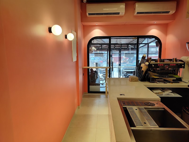 Indulge Creamery Cafe - Indulge Creamery Cafe Shop No. 02, Hira Villa Apartments CHS Ltd, 03, Dr Ambedkar Rd, opposite HSBC Bank, Pali Hill, Bandra West, Mumbai, Maharashtra 400050, India