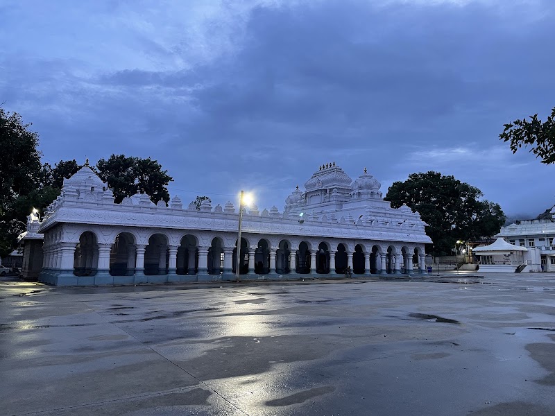 Sri Kaiwara Yogi Nareyana Mata - Sri Kaiwara Yogi Nareyana Mata, 8XXP+H58, Mutt Rd, Kaiwara, Karnataka 563128, India