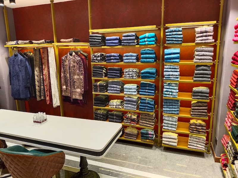 Sri Ram & Son - Metropolis Mall, Gurugram - Sri Ram & Son - Metropolis Mall, Gurugram UGF-040A, MGF Metropolitan Mall, Mehrauli-Gurgaon Rd, Sector 28, Maruti Housing Colony, Gurugram, Haryana 122009, India