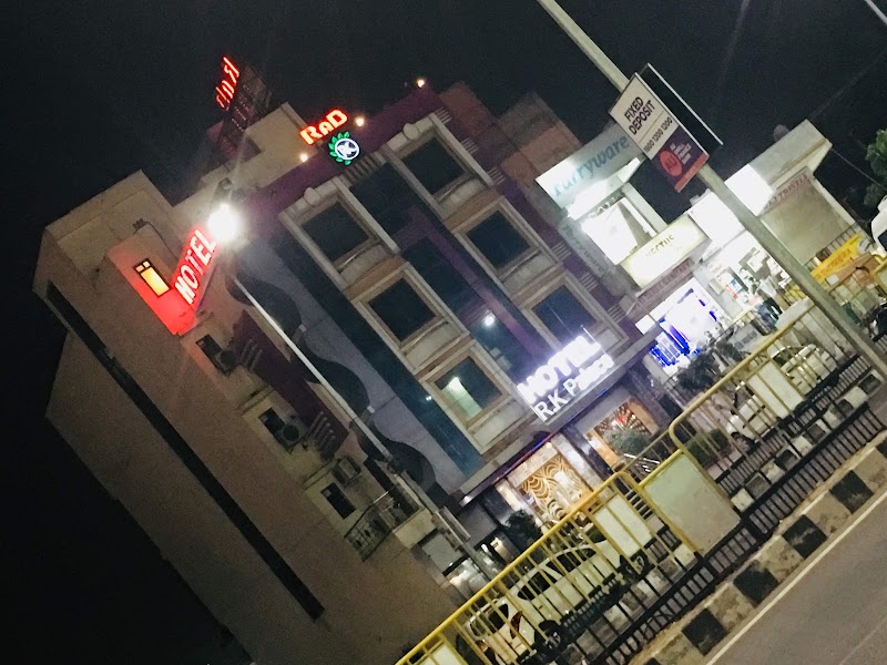 OYO 14427 Hotel RK Palace - OYO 14427 Hotel RK Palace, rnb chittorgarh d.i.c office, WJ8F+HGP, RIICO Industrial Area, Chittorgarh, Rajasthan 312001, India