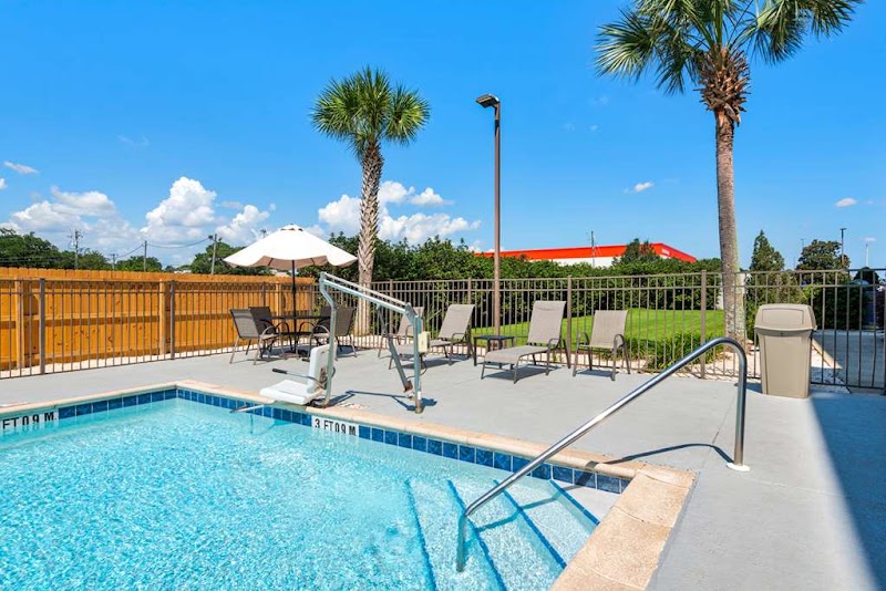 Hampton Inn & Suites Pensacola I-10 North at University Town Plaza - Hampton Inn & Suites Pensacola I-10 North at University Town Plaza 7050 Plantation Rd, Pensacola, FL 32504, USA