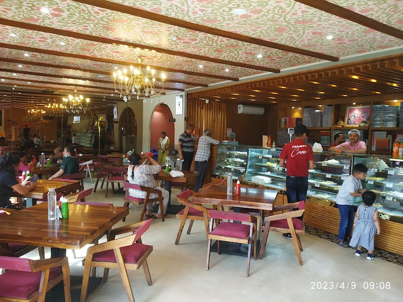 Govindam Sweets - Govindam Sweets beside of Govind dev ji temple, Gangori Bazaar, J.D.A. Market, Brahampuri, Jaipur, Jaipur Nagar Nigam Area, Rajasthan 302003, India
