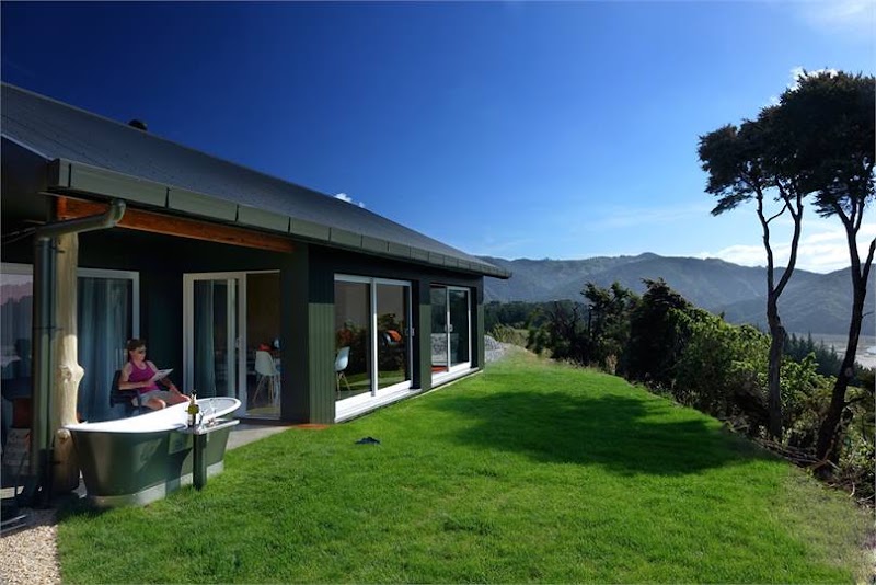 Golden Bay Hideaway: Eco-accommodation at the northern end of the Abel Tasman Coast Track. Book direct and pay 25% less. - Golden Bay Hideaway: Eco-accommodation at the northern end of the Abel Tasman Coast Track. Book direct and pay 25% less. 220 McShane Rd Wainui Bay, Tākaka 7183, New Zealand