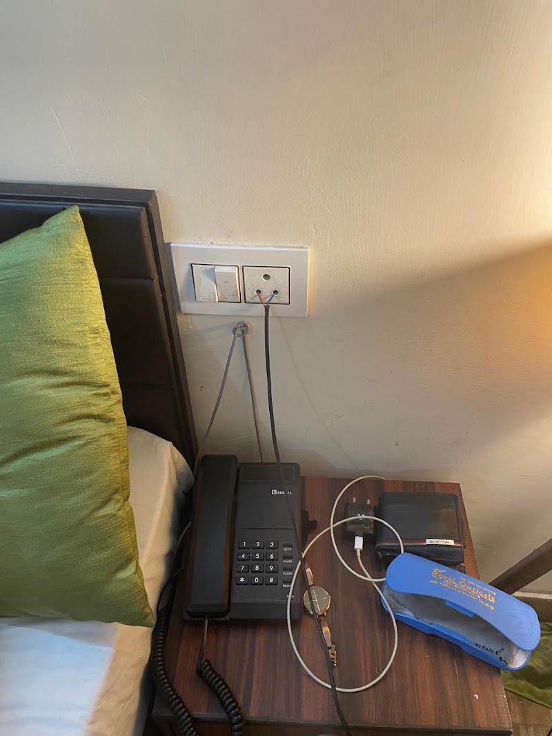 Hotel Foothill By Around Stays - Hotel Foothill By Around Stays Rd, near SBI Bank, near Ayur Park, Tapovan, Jonk, TapovanRishikesh, Uttarakhand 249192, India