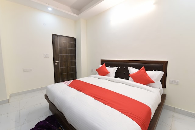 Hotel O by OYO The Signature Hotel Near Iskcon Temple Noida - Hotel O by OYO The Signature Hotel Near Iskcon Temple Noida Plot No 27, Gali Number 2, Mamura, Sector 66, Noida, Uttar Pradesh 201309, India
