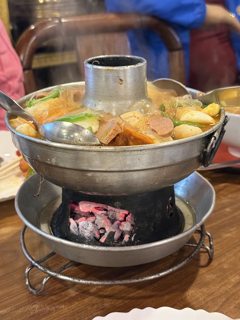 Utse Restaurant & Bar - Utse Restaurant & Bar Amrit Marg, Kathmandu 44600, Nepal