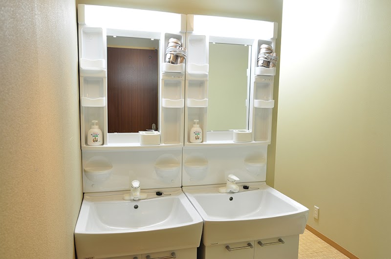 Suzuki Guesthouse - Suzuki Guesthouse 986 Shuzeichō, Kamigyo Ward, 京都市上京区主税町 Kyoto 602-8155, Japan