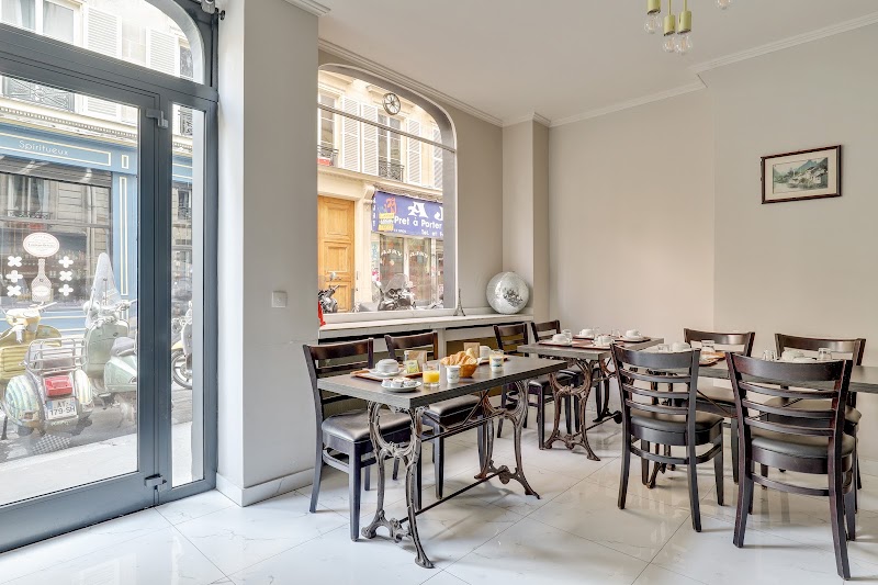 Hotel Des 3 Nations - Hotel Des 3 Nations 13 Rue du Château d'Eau, 75010 Paris, France