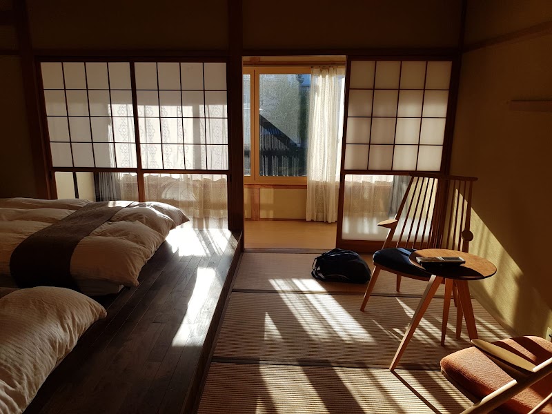 IORI MIYAGAWA - IORI MIYAGAWA, 16-3 Kataharamachi, Takayama, Gifu 506-0847, Japan