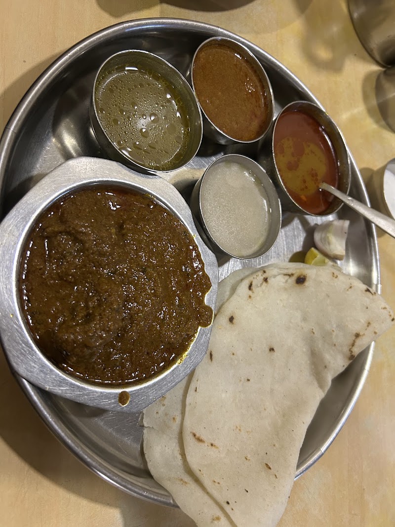 Aware Maratha Khanawal - Aware Maratha Khanawal 536, Jondhle Chowk, RB Kumthekar Rd, behind Kulkarni Petrol Pump, पंतांचा गोट, Pantancha Gate, Sadashiv Peth, Pune, Maharashtra 411030, India