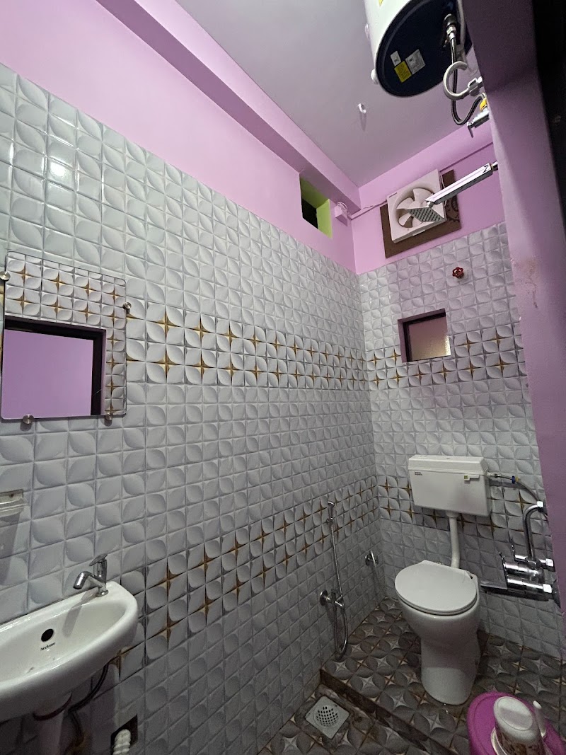 Hotel Shri Kunj - Hotel Shri Kunj Chintaman Road, opposite Gyan Sagar Global Academy, near Mahakal Mandir / Temple, Jaisinghpura, Ujjain, Madhya Pradesh 456010, India