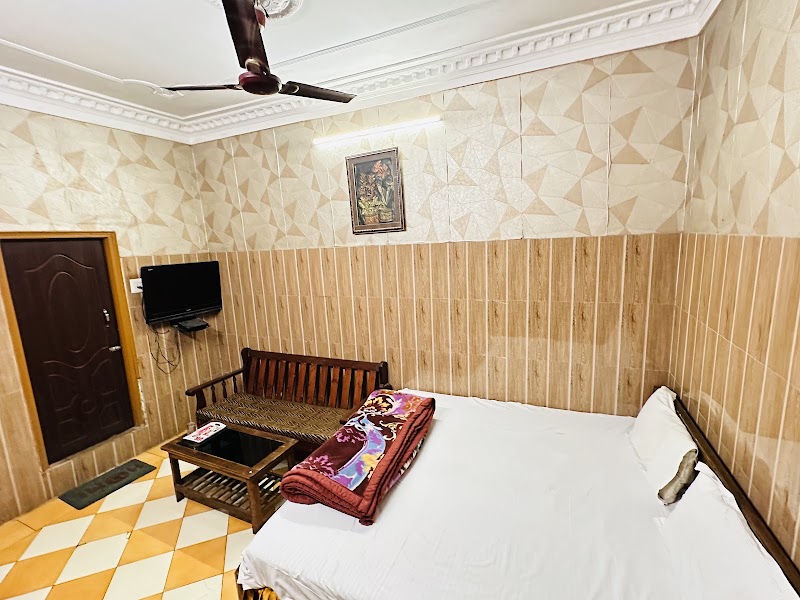 Hotel New Lucknow | Best and budget hotel for couples,family and officials | near charbagh and aminabad | - Hotel New Lucknow | Best and budget hotel for couples,family and officials | near charbagh and aminabad | 91/28 GF, Yadunath Sanyal Road, Latouche Rd, Ghasyari Mandi, Naka Hindola, Lucknow, Uttar Pradesh 226001, India