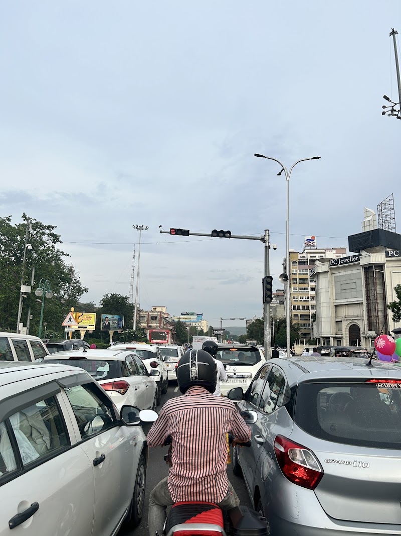 Rambag Circle Jaipur Bus Stop - Rambag Circle Jaipur Bus Stop VRW4+3XH, Bhawani Singh Rd, Lalkothi, Jaipur, Rajasthan 302015, India
