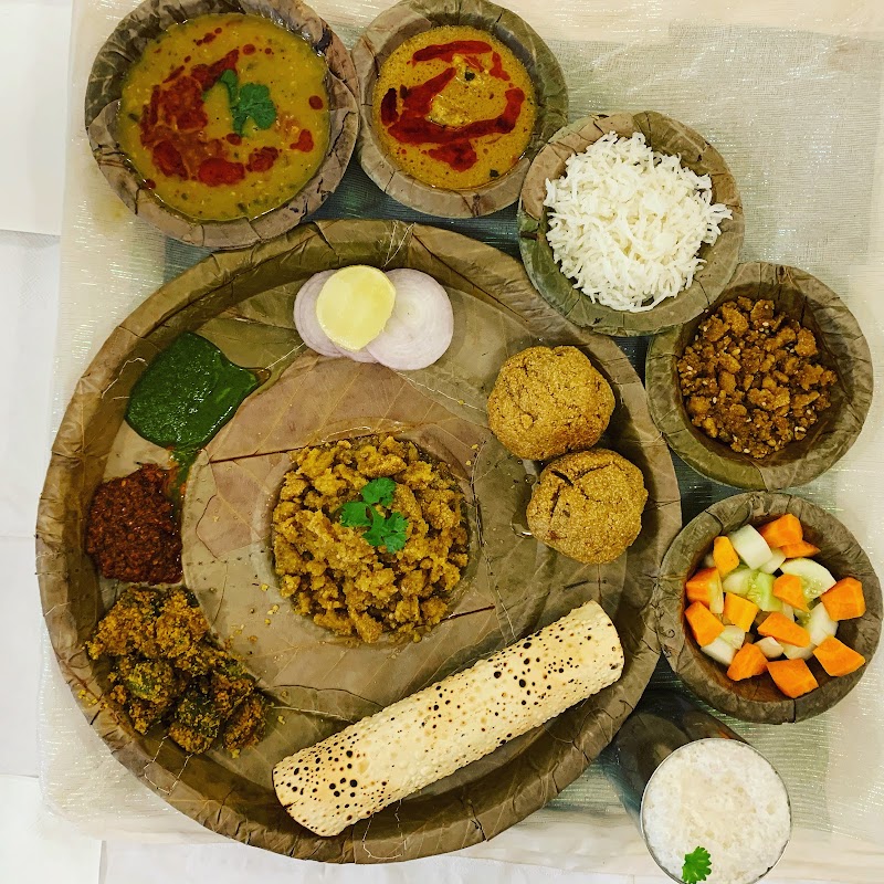 Krishna Dal Bati Restro Gulab Bagh Udaipur - Krishna Dal Bati Restro Gulab Bagh Udaipur 17, 1st Floor, Jal Darshan Market Hotel Green View Street, Gulab Bagh Rd, Old City, Brahmpuri, Udaipur, Rajasthan 313001, India