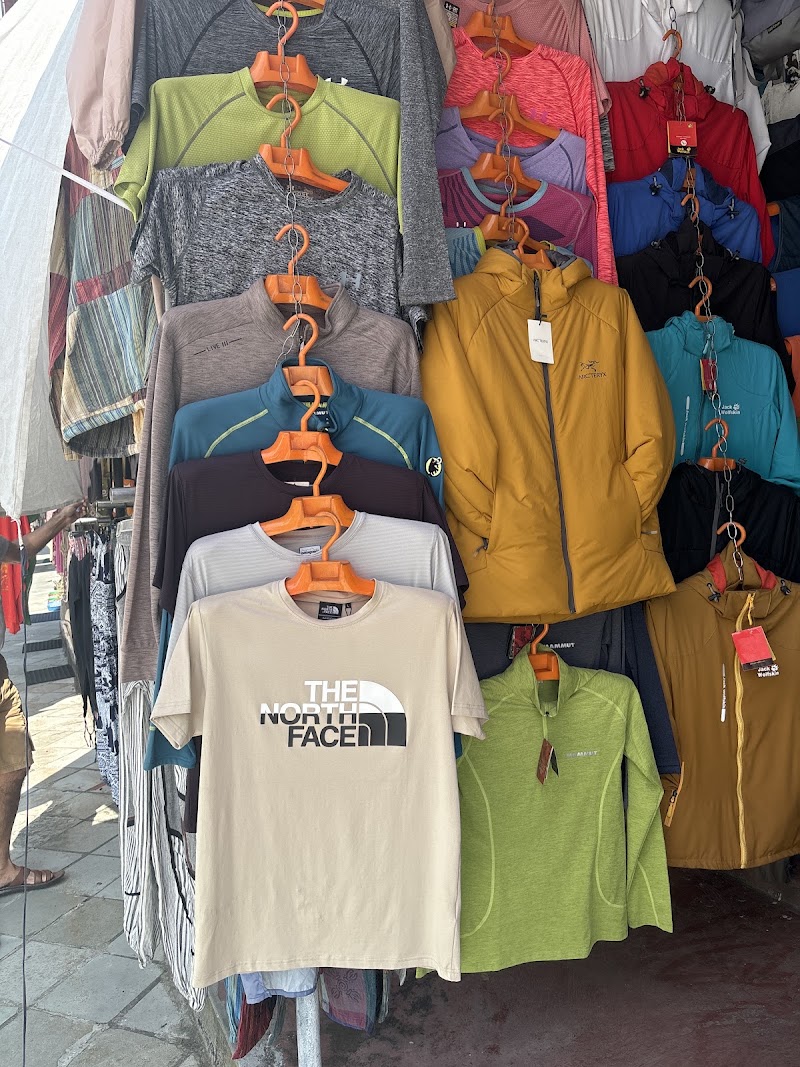 Mount Machhapuchhre Trekking Shop - Mount Machhapuchhre Trekking Shop Lake Side, Pokhara 33700, Nepal