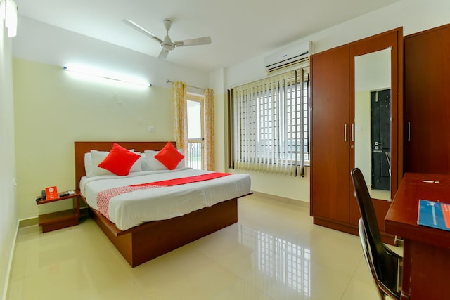Hotel O Tyche Stays - Hotel O Tyche Stays 1875, Artech Lake Gardens, Near, Akkulam Bridge, behind Pothen's Hyundai, Oruvathilkotta, Thiruvananthapuram, Kerala 695029, India