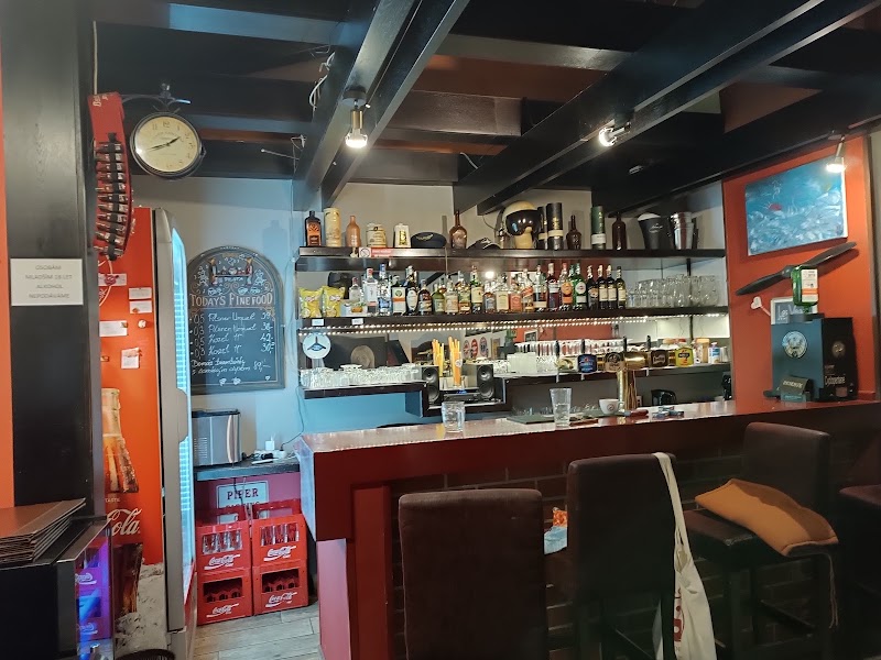 Restaurace-Penzion U Pilota - Restaurace-Penzion U Pilota, Na Hlavní silnici 171, 252 68 Kněževes-Středokluky, Czechia