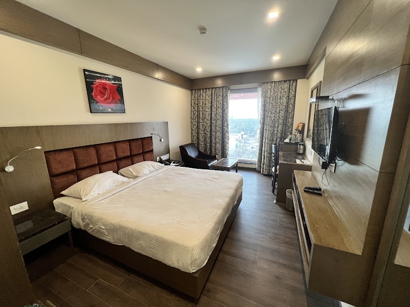Hotel Benzz Park - Hotel Benzz Park 4, Thottapalayam Pillayar Koil St, Thottapalayam, Vellore, Tamil Nadu 632004, India
