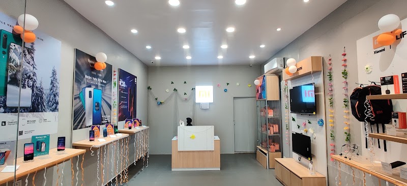 Mi store Raza telecom - Mi store Raza telecom, City center mall, Nayaganj Ward, Bhatapara, Chhattisgarh 493118, India