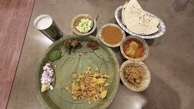 Krishna Dal Bati Restro Gulab Bagh Udaipur - Krishna Dal Bati Restro Gulab Bagh Udaipur 17, 1st Floor, Jal Darshan Market Hotel Green View Street, Gulab Bagh Rd, Old City, Brahmpuri, Udaipur, Rajasthan 313001, India
